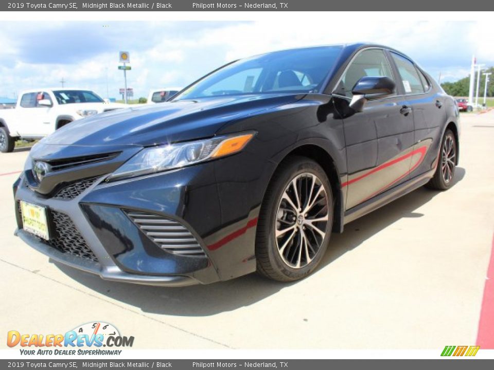 2019 Toyota Camry SE Midnight Black Metallic / Black Photo #4