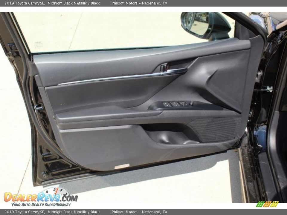 2019 Toyota Camry SE Midnight Black Metallic / Black Photo #9