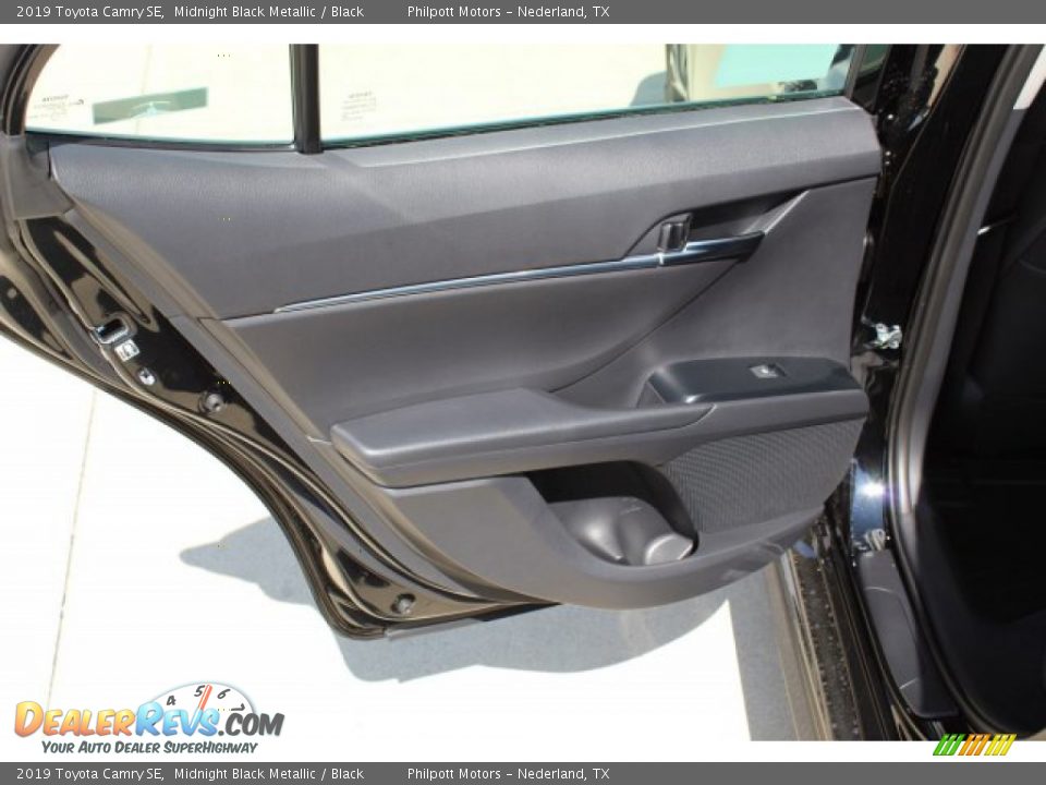 2019 Toyota Camry SE Midnight Black Metallic / Black Photo #19