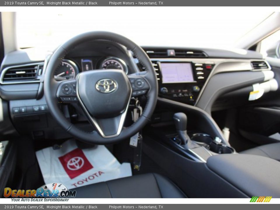 2019 Toyota Camry SE Midnight Black Metallic / Black Photo #21