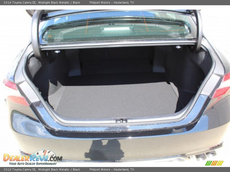 2019 Toyota Camry SE Midnight Black Metallic / Black Photo #23