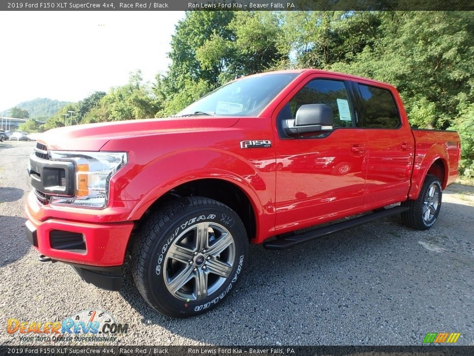 Front 3/4 View of 2019 Ford F150 XLT SuperCrew 4x4 Photo #6