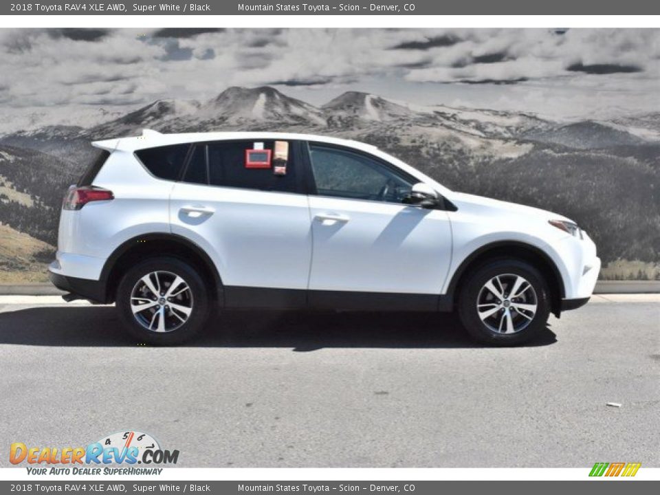 2018 Toyota RAV4 XLE AWD Super White / Black Photo #2