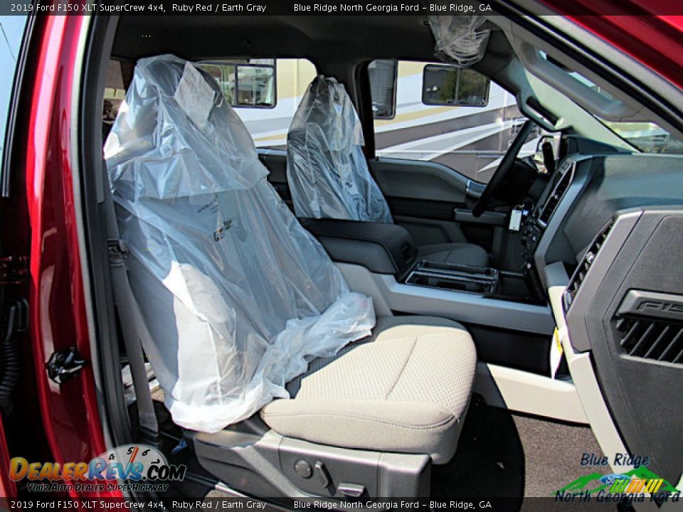 2019 Ford F150 XLT SuperCrew 4x4 Ruby Red / Earth Gray Photo #11
