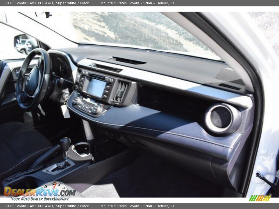 2018 Toyota RAV4 XLE AWD Super White / Black Photo #17