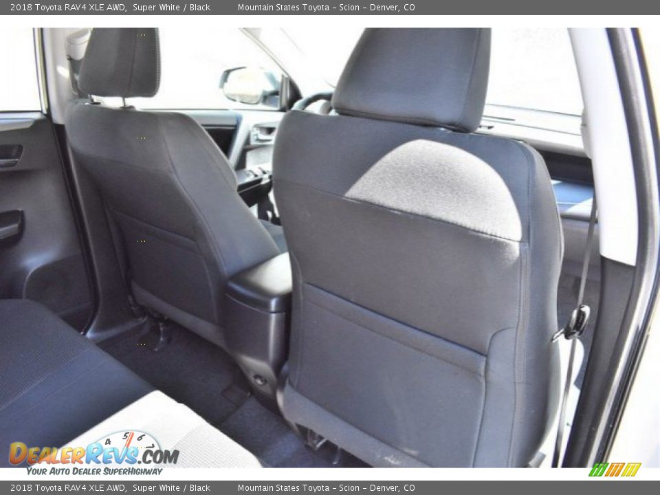 2018 Toyota RAV4 XLE AWD Super White / Black Photo #21