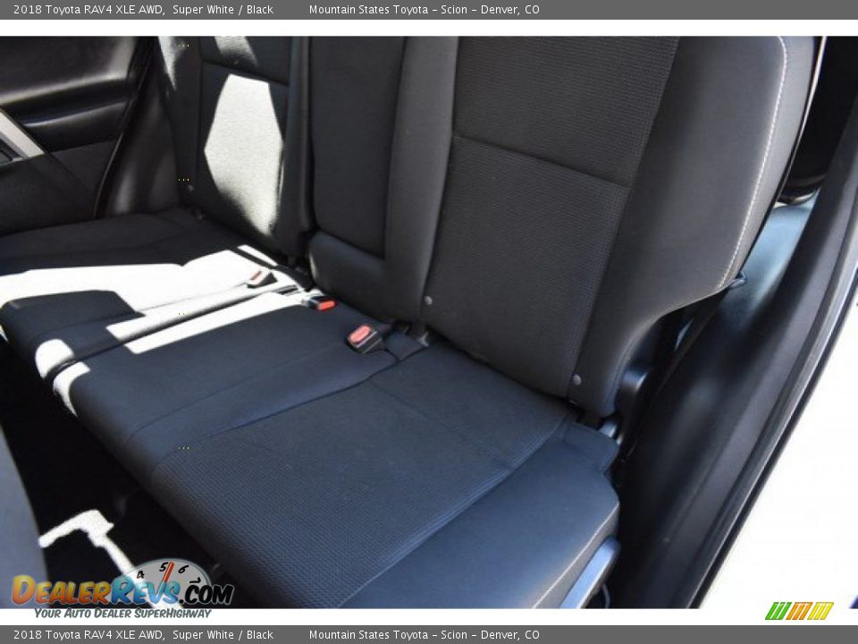 2018 Toyota RAV4 XLE AWD Super White / Black Photo #22