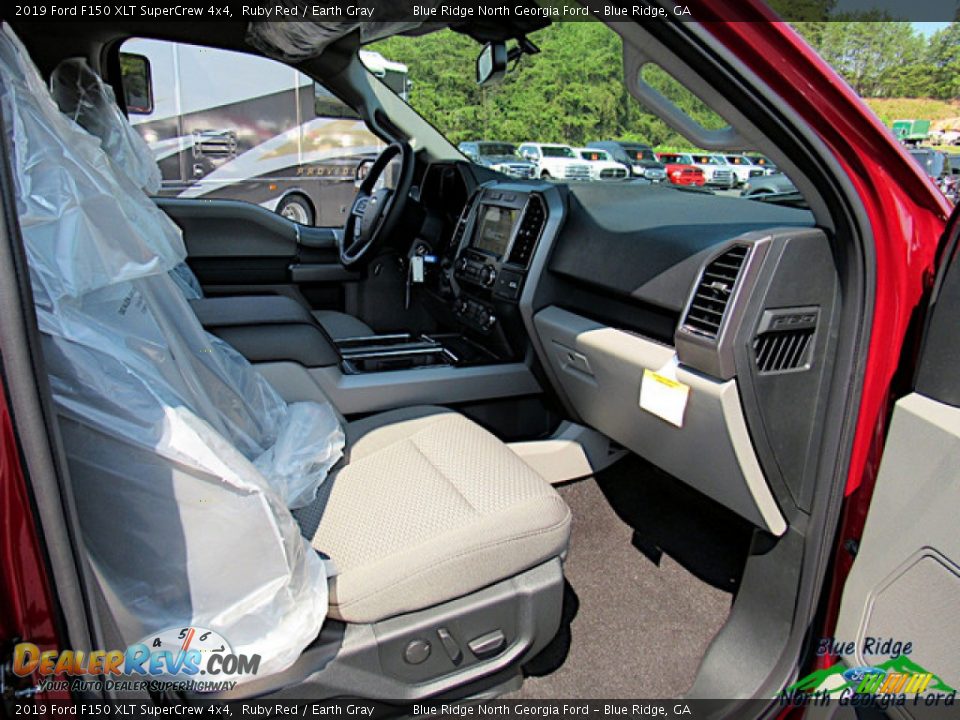 2019 Ford F150 XLT SuperCrew 4x4 Ruby Red / Earth Gray Photo #28