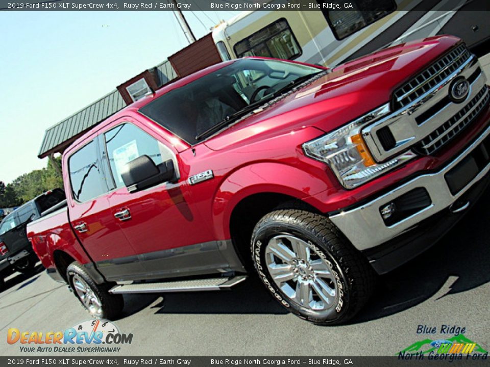 2019 Ford F150 XLT SuperCrew 4x4 Ruby Red / Earth Gray Photo #31