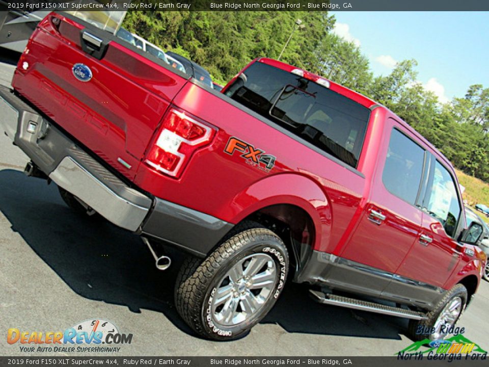 2019 Ford F150 XLT SuperCrew 4x4 Ruby Red / Earth Gray Photo #32