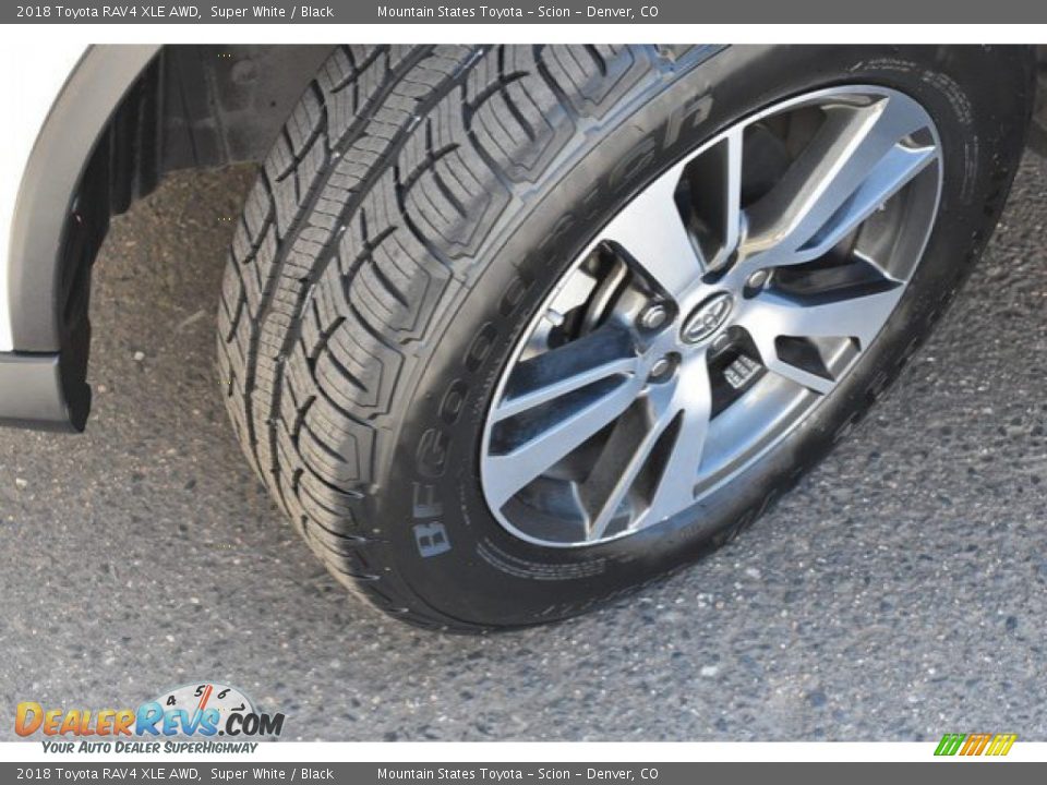 2018 Toyota RAV4 XLE AWD Super White / Black Photo #29