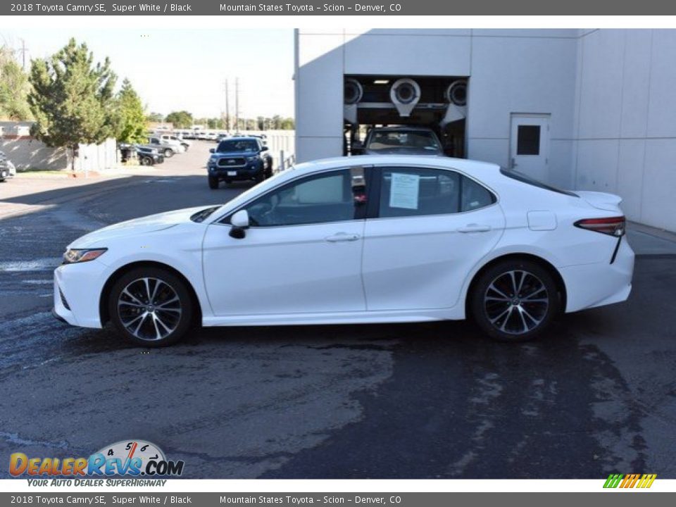 2018 Toyota Camry SE Super White / Black Photo #3