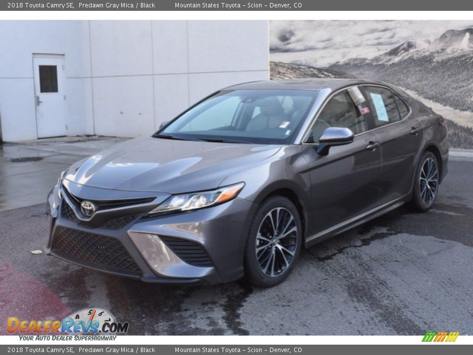 2018 Toyota Camry SE Predawn Gray Mica / Black Photo #2