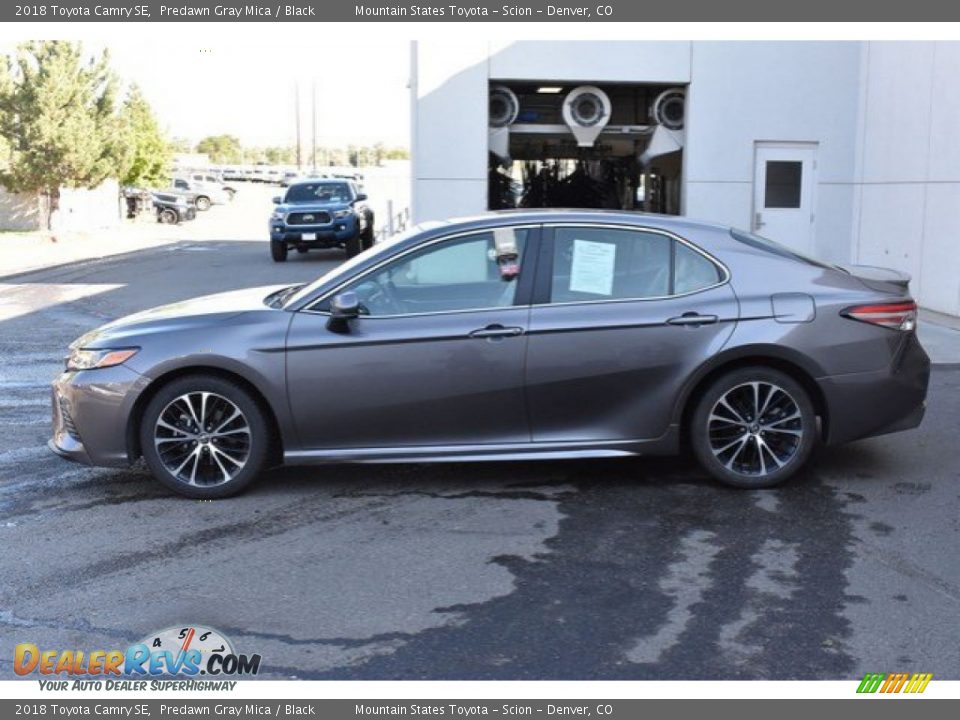 2018 Toyota Camry SE Predawn Gray Mica / Black Photo #3