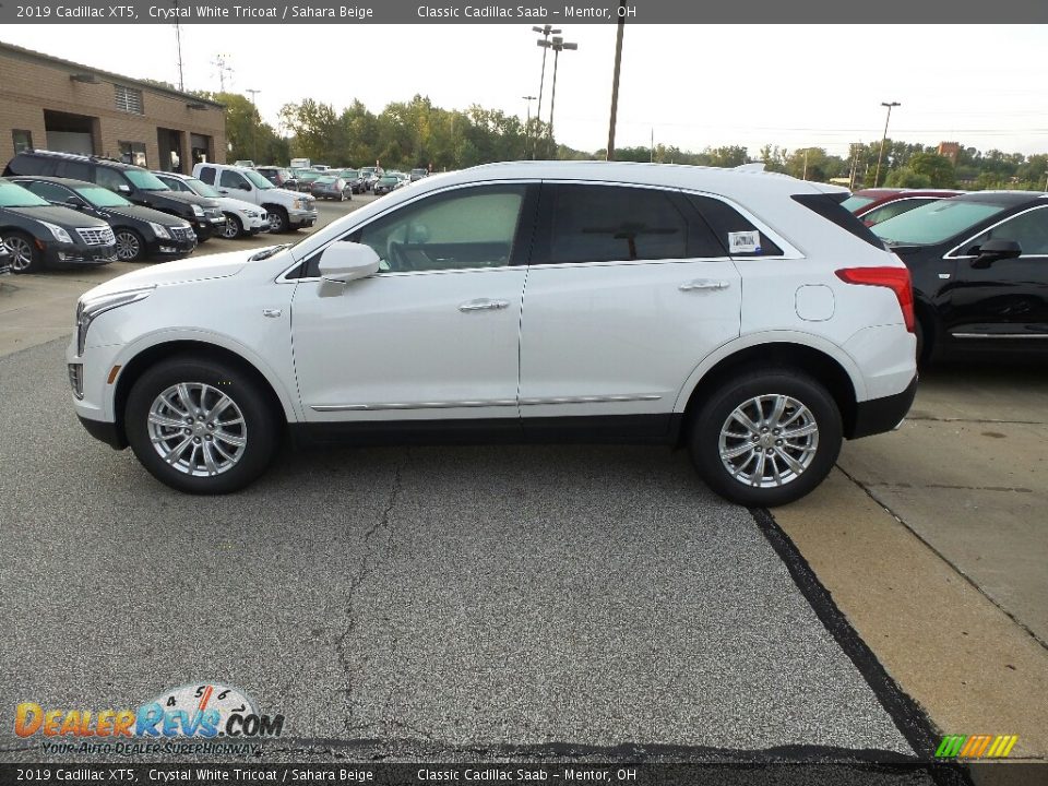 2019 Cadillac XT5 Crystal White Tricoat / Sahara Beige Photo #2