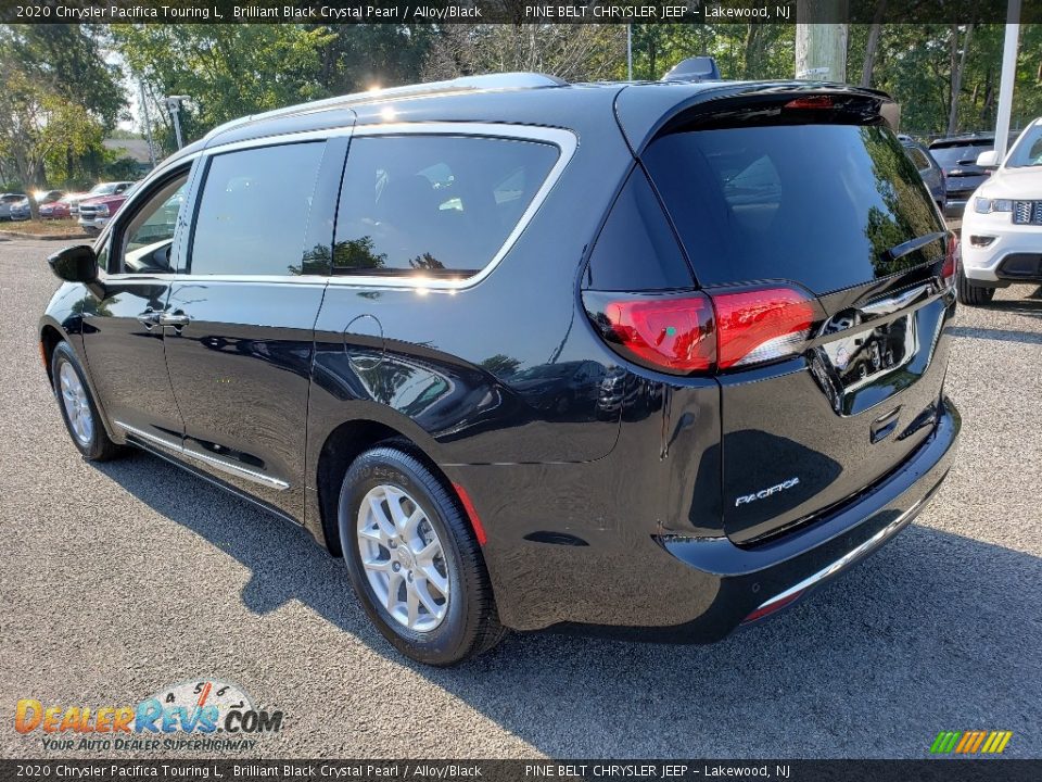 2020 Chrysler Pacifica Touring L Brilliant Black Crystal Pearl / Alloy/Black Photo #4