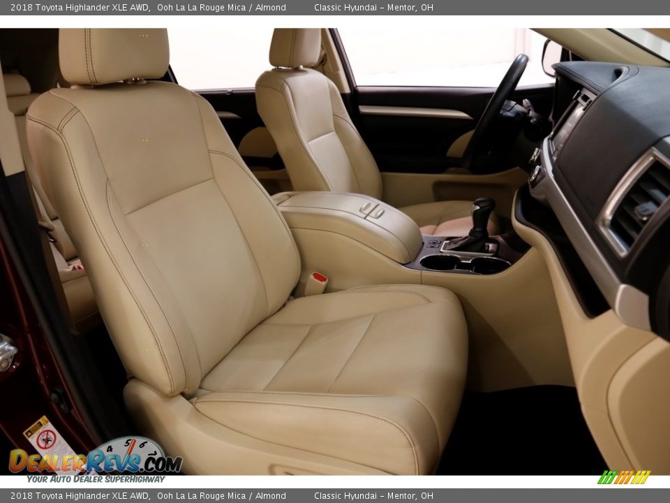 2018 Toyota Highlander XLE AWD Ooh La La Rouge Mica / Almond Photo #15