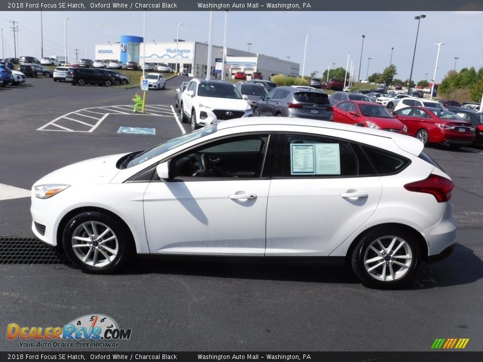2018 Ford Focus SE Hatch Oxford White / Charcoal Black Photo #6