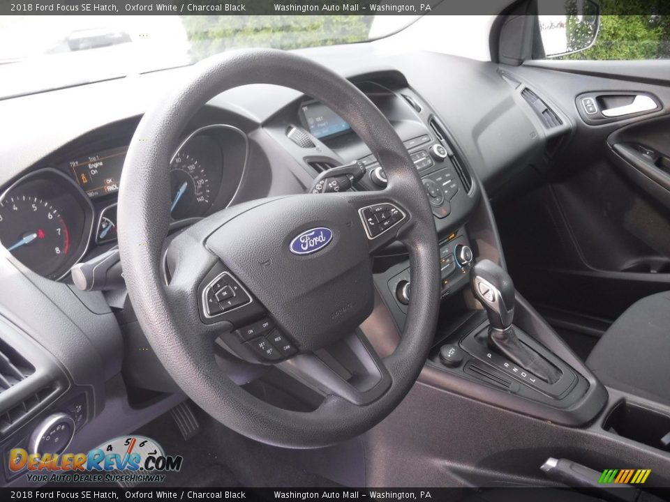 2018 Ford Focus SE Hatch Oxford White / Charcoal Black Photo #13