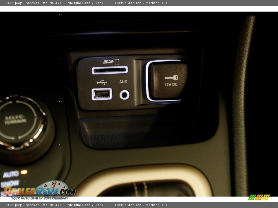 2016 Jeep Cherokee Latitude 4x4 True Blue Pearl / Black Photo #18