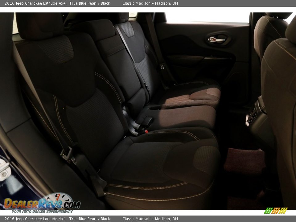 2016 Jeep Cherokee Latitude 4x4 True Blue Pearl / Black Photo #20