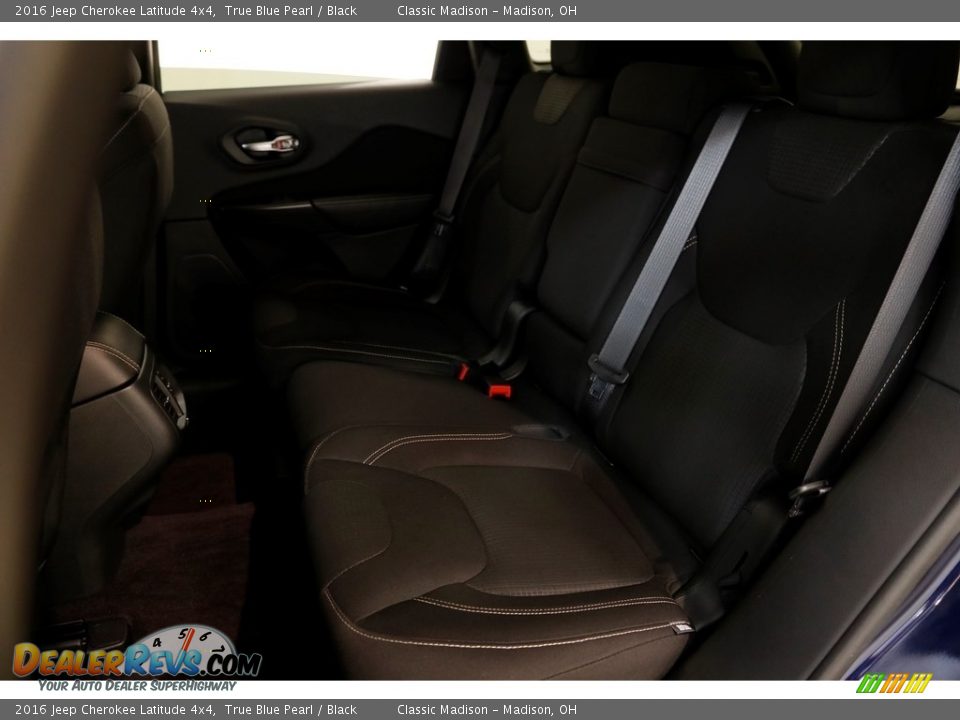 2016 Jeep Cherokee Latitude 4x4 True Blue Pearl / Black Photo #21