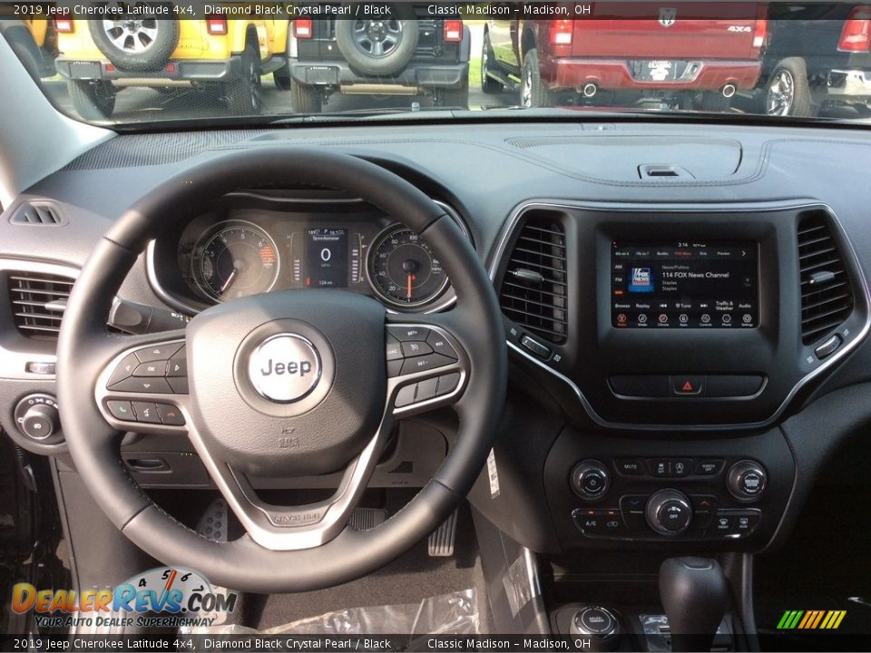 2019 Jeep Cherokee Latitude 4x4 Diamond Black Crystal Pearl / Black Photo #3