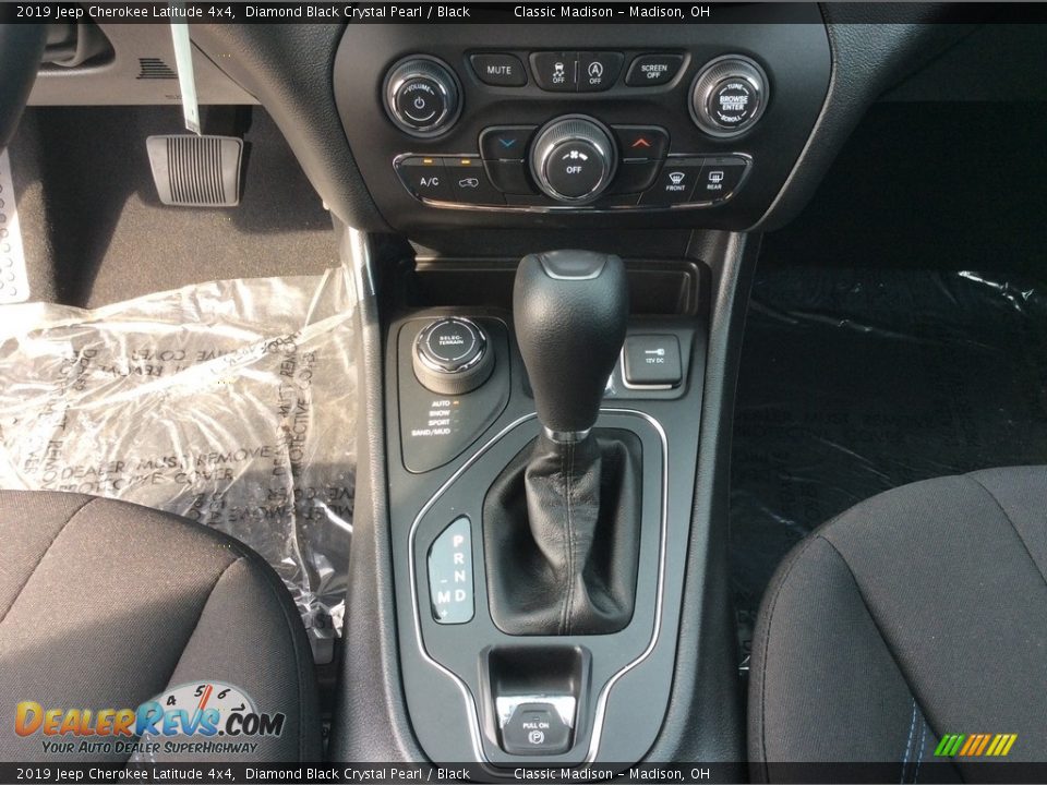 2019 Jeep Cherokee Latitude 4x4 Diamond Black Crystal Pearl / Black Photo #13