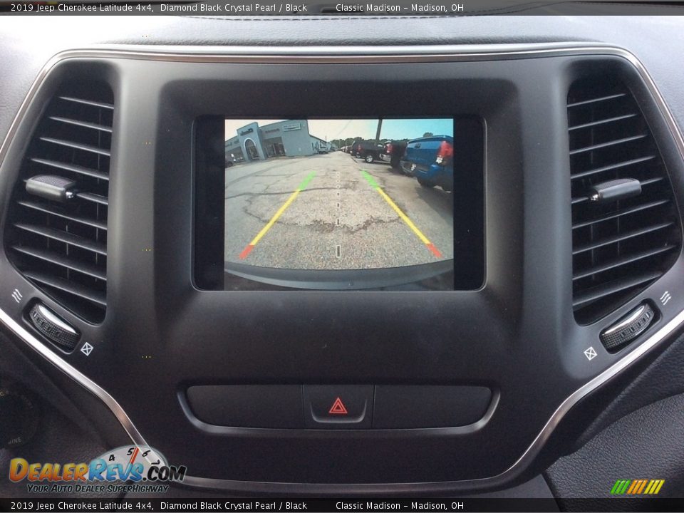 2019 Jeep Cherokee Latitude 4x4 Diamond Black Crystal Pearl / Black Photo #16
