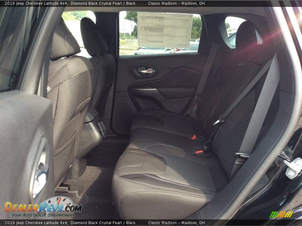 2019 Jeep Cherokee Latitude 4x4 Diamond Black Crystal Pearl / Black Photo #17