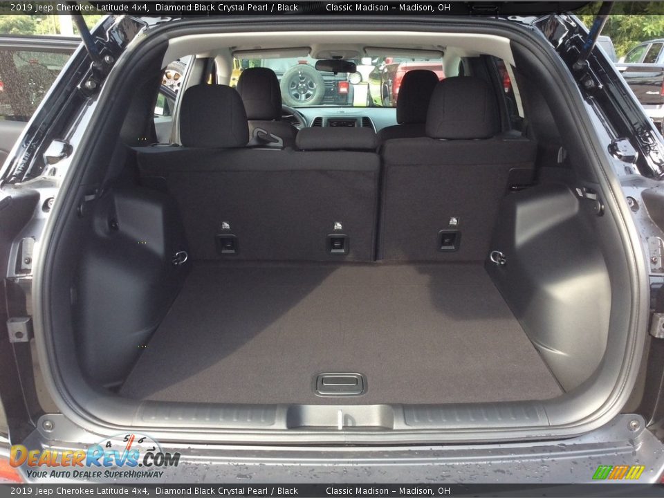 2019 Jeep Cherokee Latitude 4x4 Diamond Black Crystal Pearl / Black Photo #18
