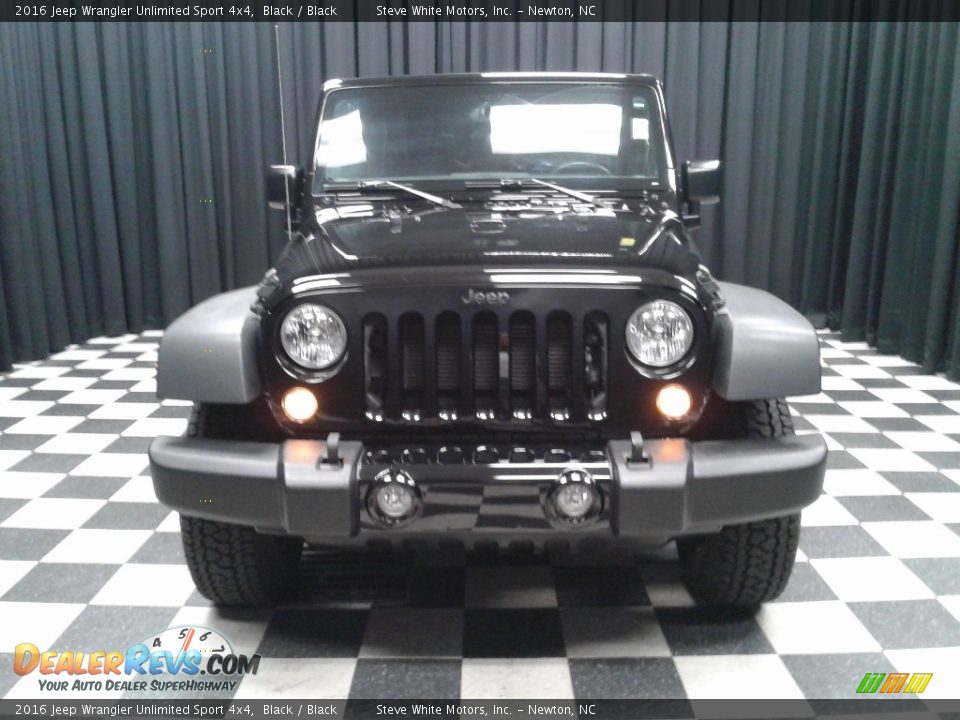 2016 Jeep Wrangler Unlimited Sport 4x4 Black / Black Photo #3