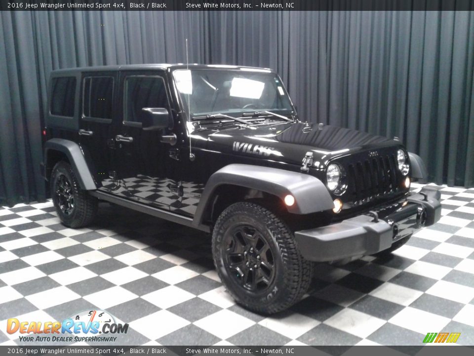 2016 Jeep Wrangler Unlimited Sport 4x4 Black / Black Photo #4