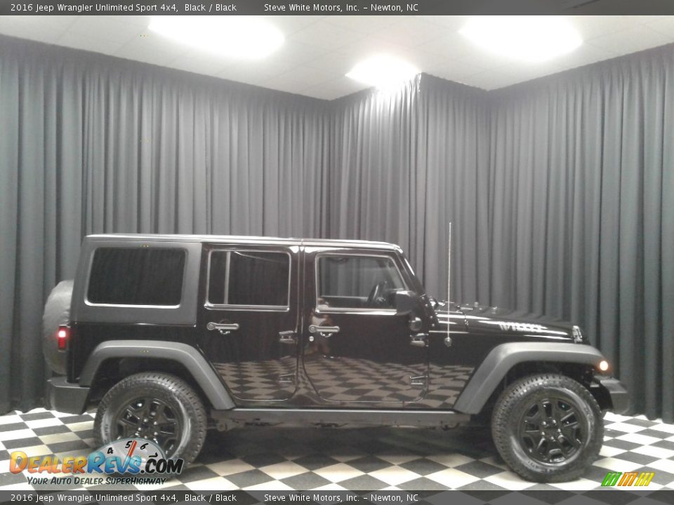 2016 Jeep Wrangler Unlimited Sport 4x4 Black / Black Photo #5