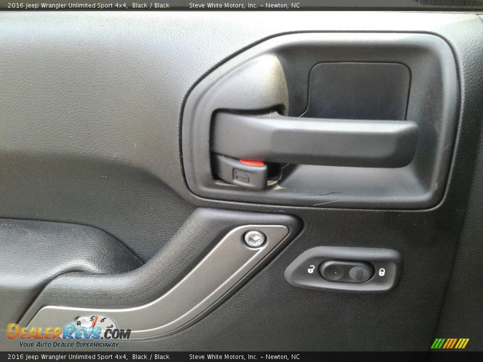 2016 Jeep Wrangler Unlimited Sport 4x4 Black / Black Photo #9