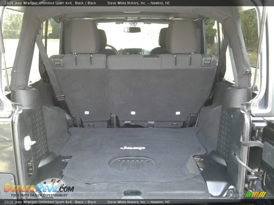 2016 Jeep Wrangler Unlimited Sport 4x4 Black / Black Photo #12