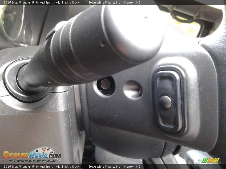2016 Jeep Wrangler Unlimited Sport 4x4 Black / Black Photo #16
