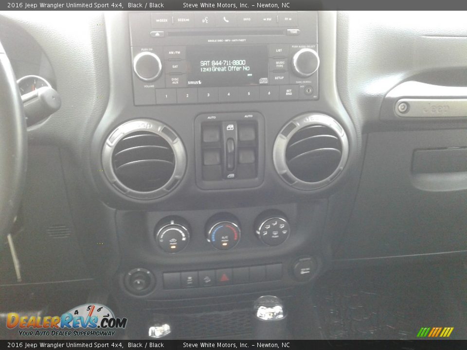 2016 Jeep Wrangler Unlimited Sport 4x4 Black / Black Photo #20