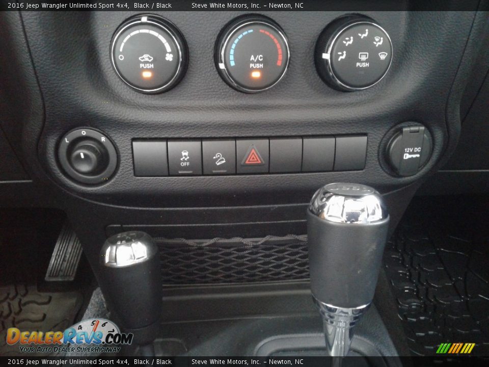 2016 Jeep Wrangler Unlimited Sport 4x4 Black / Black Photo #22