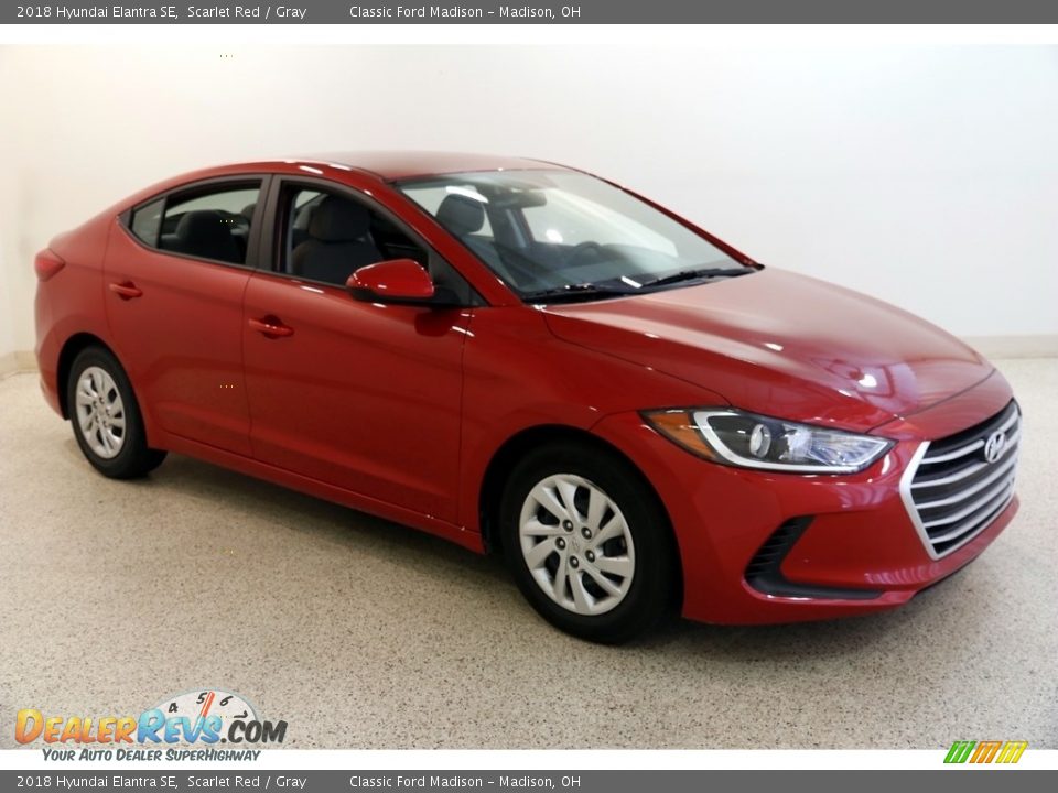 2018 Hyundai Elantra SE Scarlet Red / Gray Photo #1