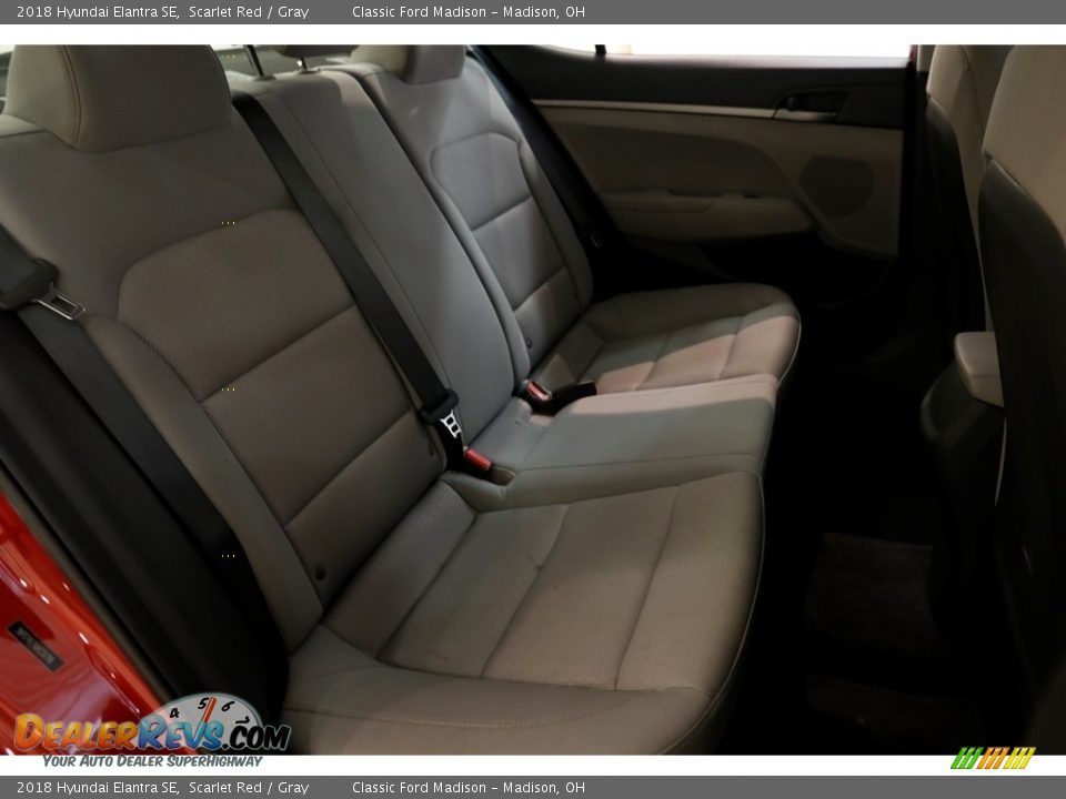 2018 Hyundai Elantra SE Scarlet Red / Gray Photo #12
