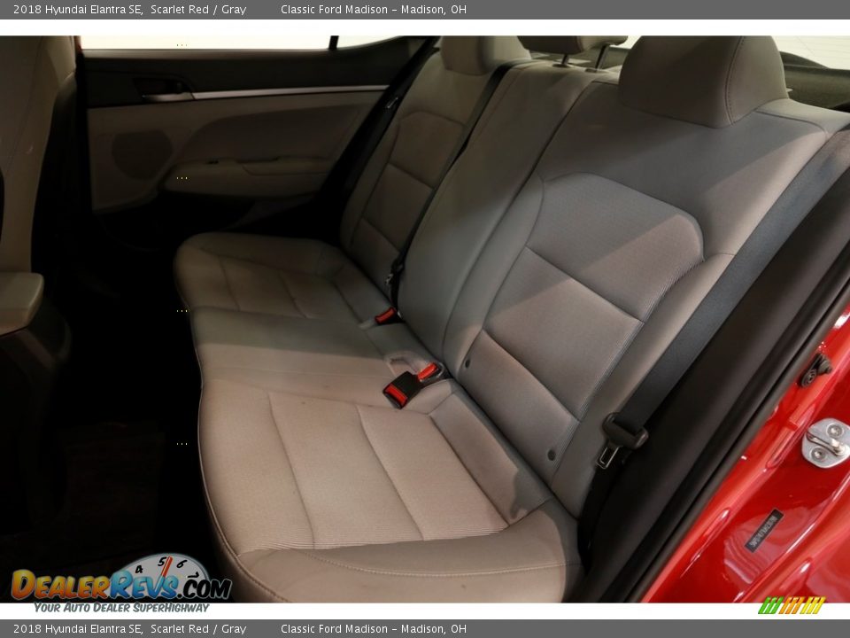 2018 Hyundai Elantra SE Scarlet Red / Gray Photo #13