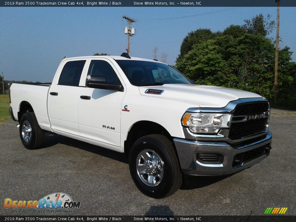 2019 Ram 3500 Tradesman Crew Cab 4x4 Bright White / Black Photo #4