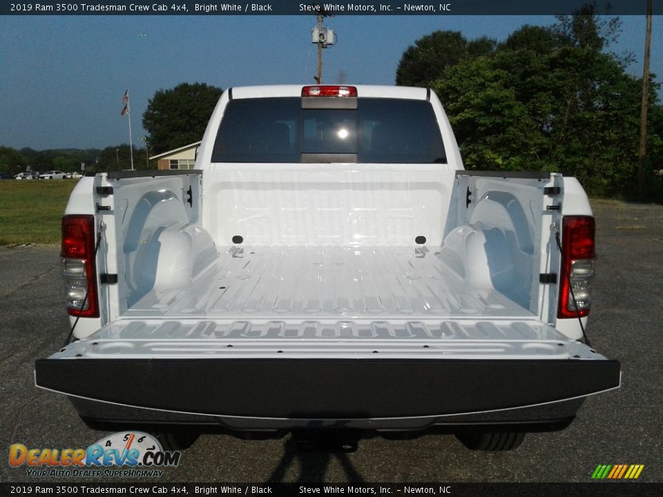 2019 Ram 3500 Tradesman Crew Cab 4x4 Bright White / Black Photo #12