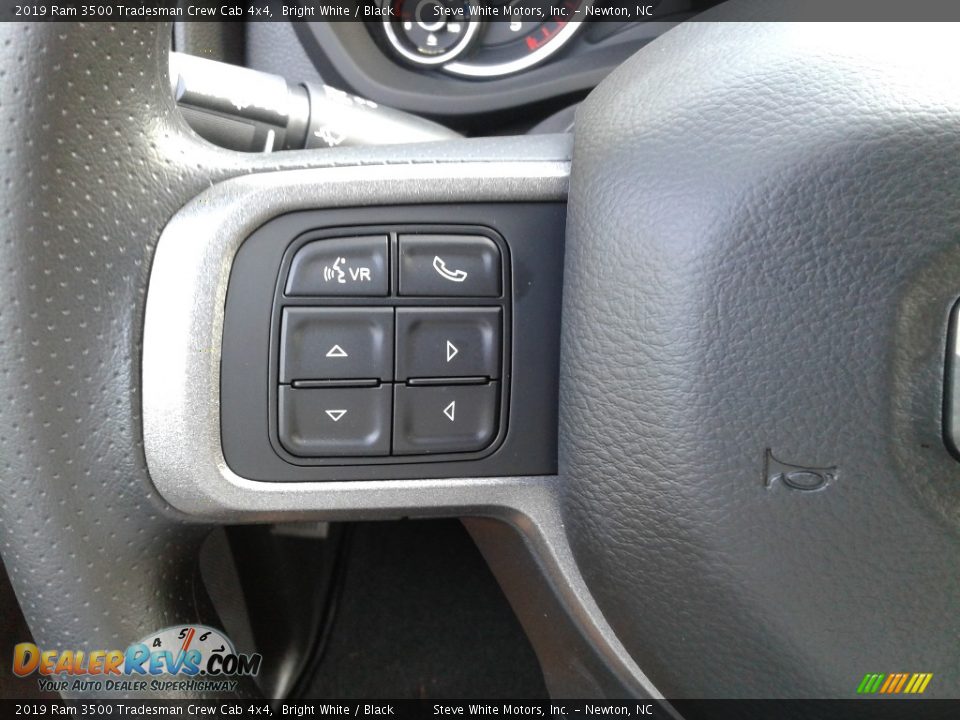 2019 Ram 3500 Tradesman Crew Cab 4x4 Bright White / Black Photo #15