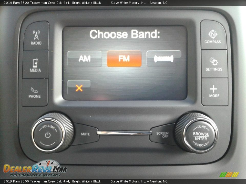 2019 Ram 3500 Tradesman Crew Cab 4x4 Bright White / Black Photo #19