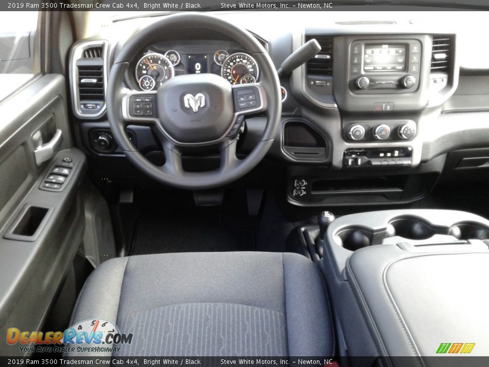 2019 Ram 3500 Tradesman Crew Cab 4x4 Bright White / Black Photo #24