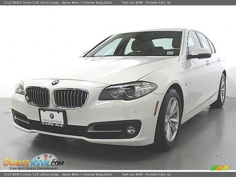 2016 BMW 5 Series 528i xDrive Sedan Alpine White / Venetian Beige/Black Photo #1