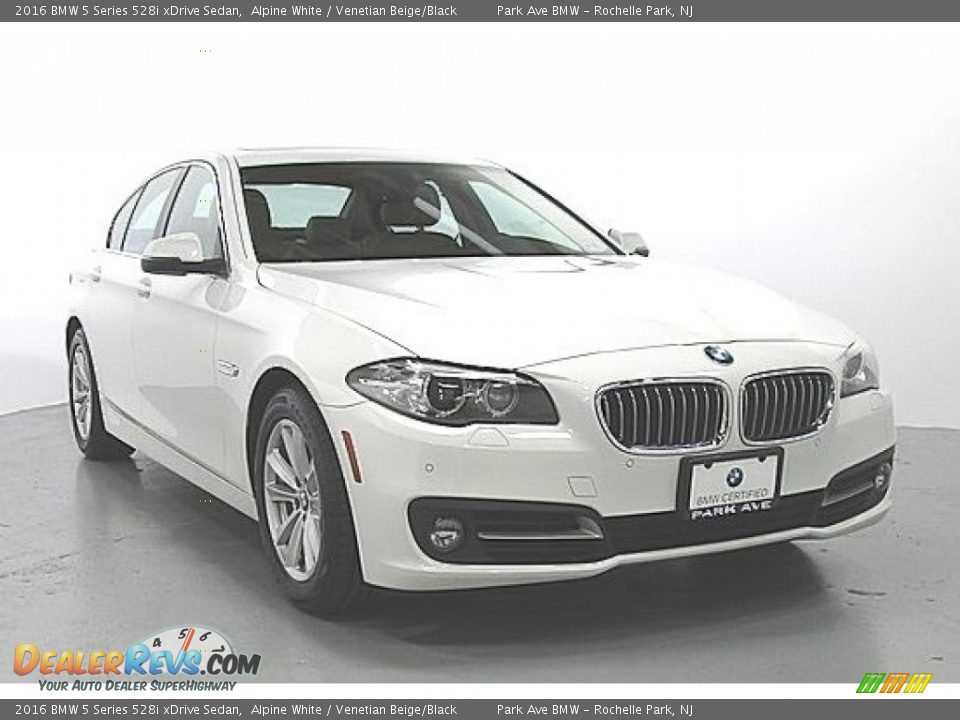 2016 BMW 5 Series 528i xDrive Sedan Alpine White / Venetian Beige/Black Photo #3
