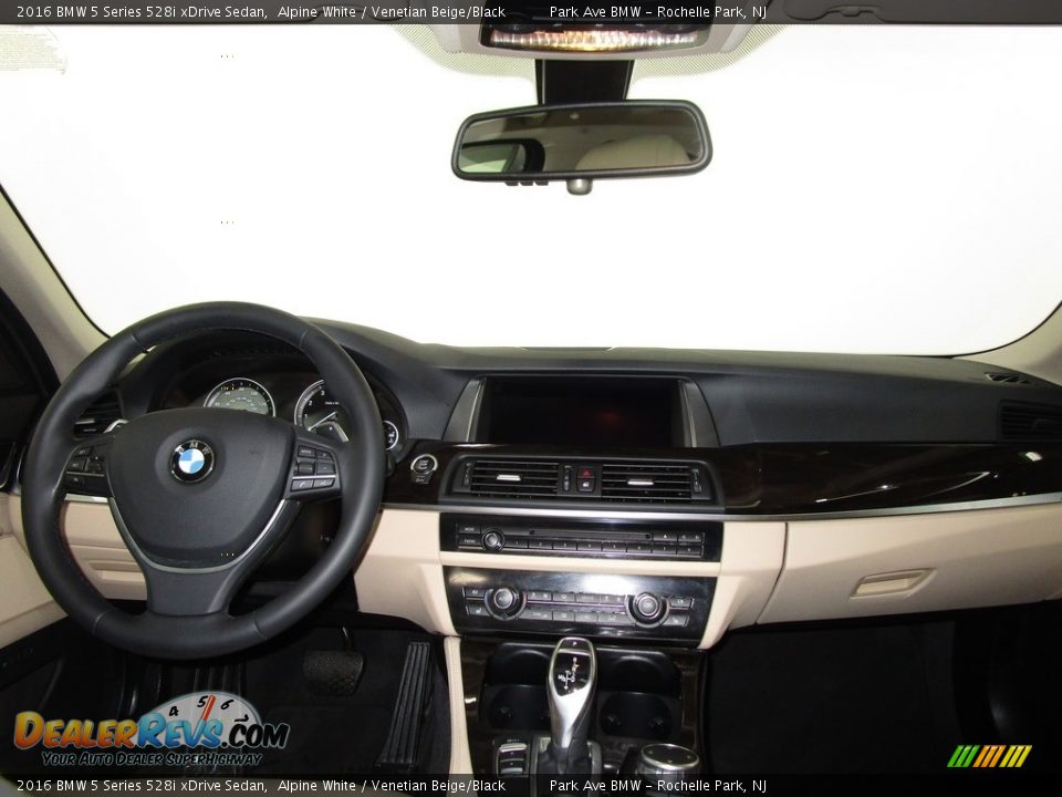 2016 BMW 5 Series 528i xDrive Sedan Alpine White / Venetian Beige/Black Photo #20